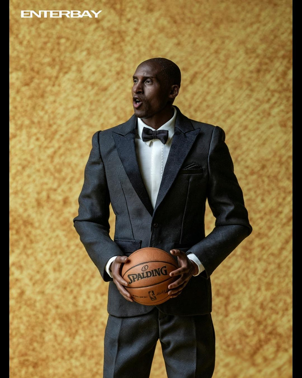 Enterbay RM-1036 1/6 Real Masterpiece NBA Collection Kobe Bryant (Suit Edition)