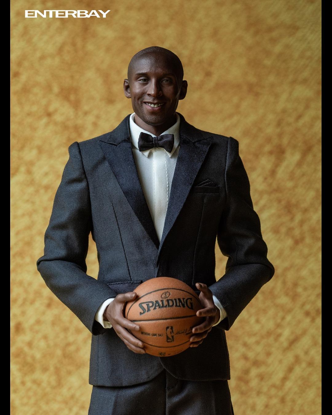 Enterbay RM-1036 1/6 Real Masterpiece NBA Collection Kobe Bryant (Suit Edition)