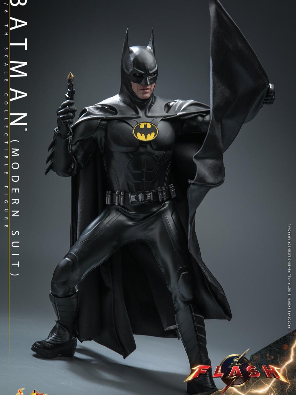 Hot Toys MMS712 1/6 The Flash : Batman Modern Suit (Michael Keaton)